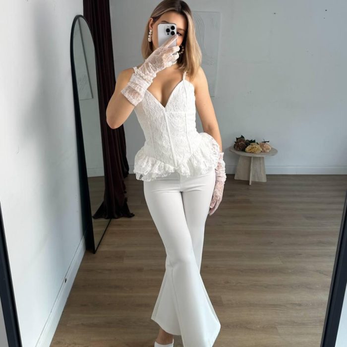 Élise Beyaz Dantel Corset Bluz